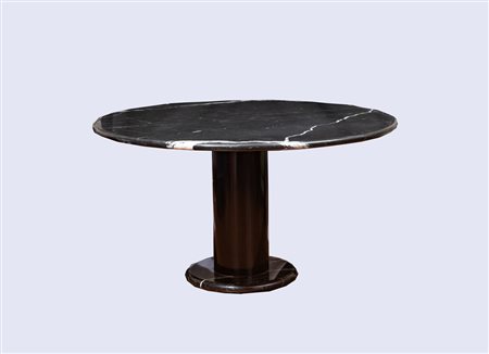 Ettore Sottsass (1917 - 2007) Tavolo, mod. "Loto" 1965 marmo e acciaio...