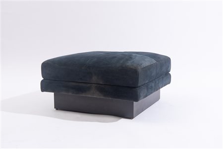 Willy Rizzo (1928 - 2013) Pouf anni '70 del XX secolo legno e tessuto H. 35 x...
