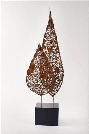 Nicola Zamboni (Bologna, 10/05/1943 - Bologna, 16/01/2023) 
"Foglie" 2014
Scultura in bronzo Cm 66x21x10