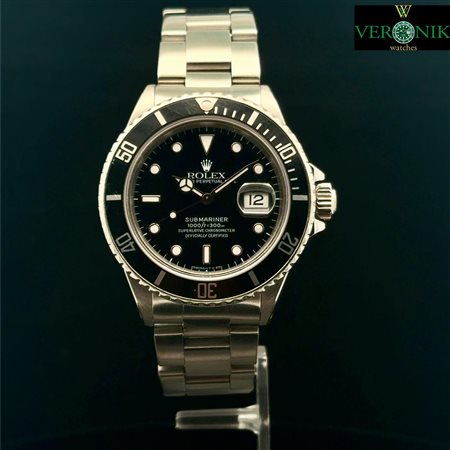 Rolex Submariner Date 16800