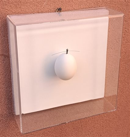 GUSMAROLI RICCARDO verona (Ve) 1963 Uovomondo 2009 Mista su uovo in teca di...