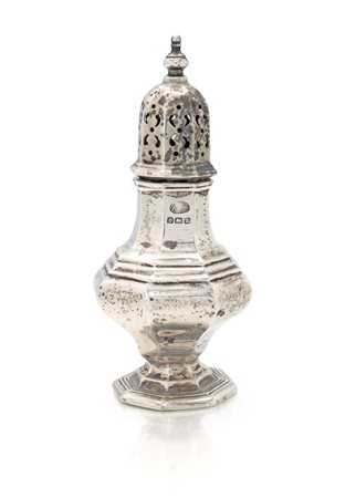 Piccola saliera in argento, Birmingham, 1916 altezza cm 8,2 - gr. 22 corpo a...