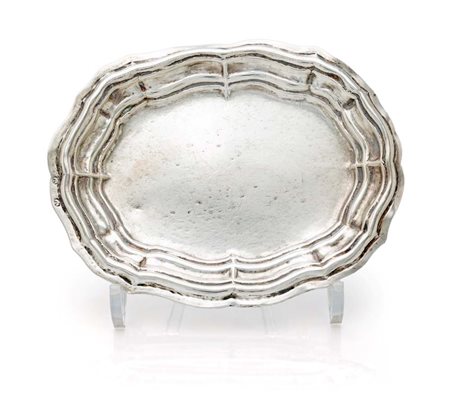 Piattino ovale sagomato cm 15,5x12 - gr. 116 tesa modanata