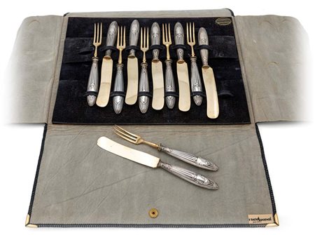 Set da dolce Anni Trenta/Quaranta (sei forchette e sei coltelli) coltello cm...