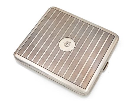 Portasigarette da tasca in argento, Londra 1919 cm 10x9x0,7 - gr. 134...