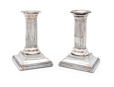 Coppia di candelieri a colonna in argento 925/000, città di Sheffield 1903,...