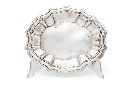 Vassoietto ovale sagomato, Roma, Stato Pontificio cm 23x20 - gr. 384 tesa con...