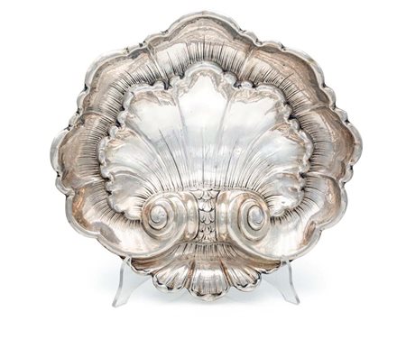 Centrotavola in argento a forma di conchiglia cm 8,5x34x33 - gr. 1110 vasca a...