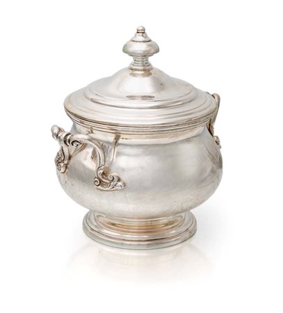 Zuccheriera in argento 800/000 con coperchio cm 13x13x9 - gr. 326