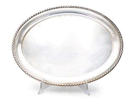 Piatto da portata ovale in argento con orlo cordonato cm 44x33 - gr. 1012