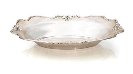 Centrotavola ovale in argento cm 5x27x18,5 - gr. 210 tesa con orlo curvilineo...