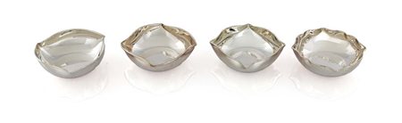 Quattro bowls di diversa forma in argento 925/000 cm 2,5x7,5 ca. ognuna -...