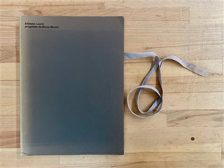 BRUNO MUNARI (1907-1998) - Alfabeto Lucini progettato da Bruno Munari, 1987