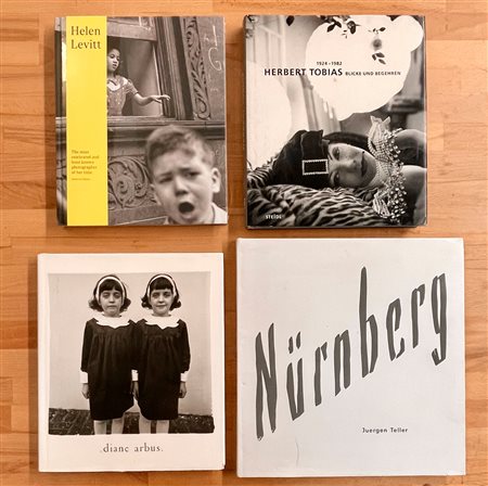 FOTOGRAFIA CONTEMPORANEA - Lotto unico di 4 cataloghi