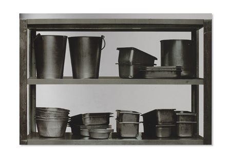 PISTOLETTO MICHELANGELO (n. 1933) - SCAFFALI-CONTENITORI METALLICI, 2 RIPIANI.
