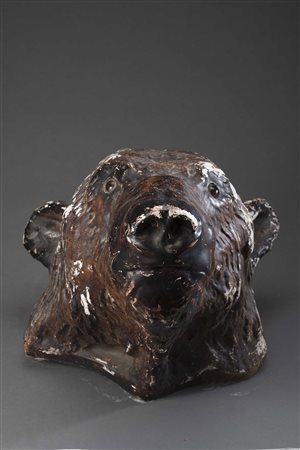Arte dell'inizio del sec. XX 'Testa di orso' scultura in gesso decorata in...