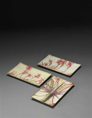 Giulia Maria Michon Pecori gruppo di tre piatti in vetro decorati a mano con...