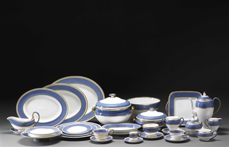 Manifattura Wedgwood parte di servizio di piatti in porcellana a decoro "...