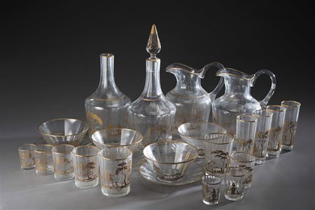 Manifattura dell'inizio del sec. XIX. Parte di servizio in vetro decorato in...