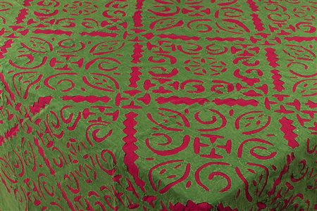 Tovaglia quadrata e foderata in lino verde con ricamo a intaglio su fondo...