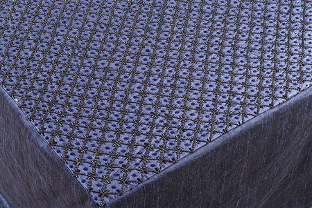 Tovaglia in seta color blu indaco ricamata a motivo geometrico con perline,...