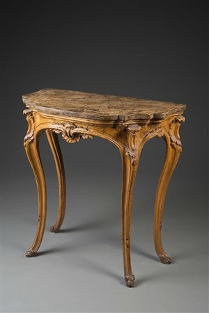 Tavolo da parete in legno intagliato e sagomato con piano in alabastro...