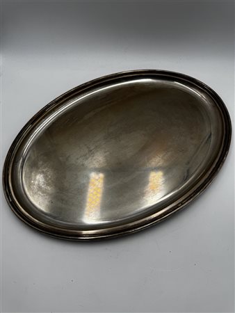  
Vassoio in argento 
 Peso: 1028 gr