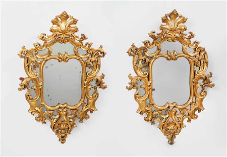  
Coppia di specchiere 
 Cm cadauna: 82x55