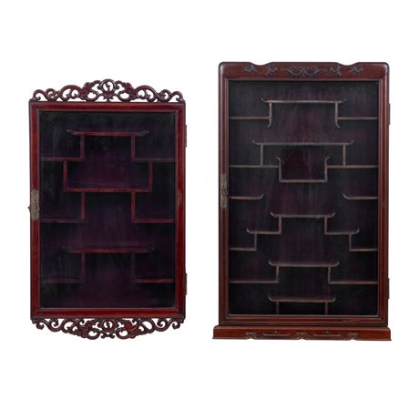 MANIFATTURA ORIENTALE DEL XX SECOLO, Coppia di bacheche