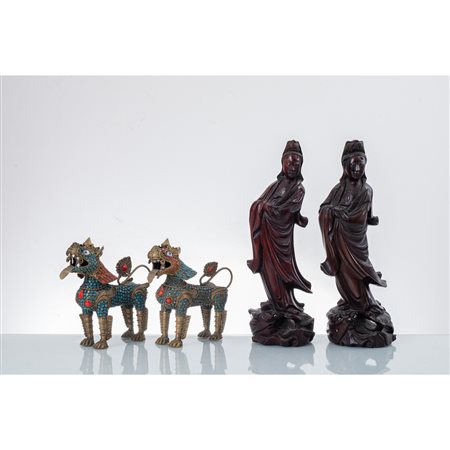 MANIFATTURA ORIENTALE DEL XX SECOLO, Due coppie di sculture