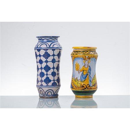 MANIFATTURA ITALIANA DEL XX SECOLO, Due albarelli