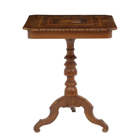 MANIFATTURA ITALIANA DEL XIX SECOLO, Tavolino Sorrentino