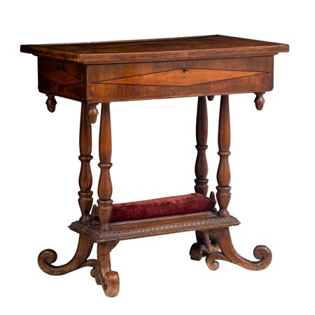 MANIFATTURA ITALIANA DEL XIX SECOLO, Consolle/toletta