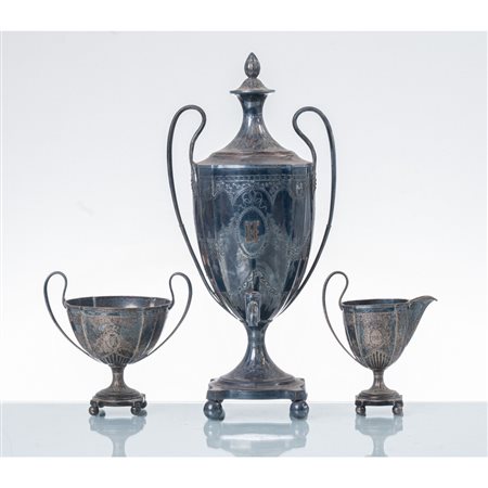 MANIFATTURA INGLESE XIX SEC., Samovar, zuccheriera e lattiera