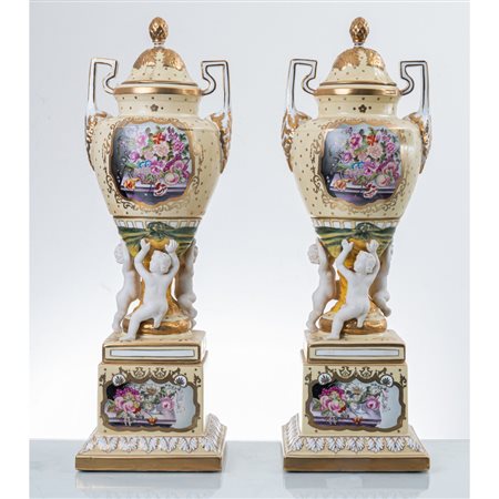 MANIFATTURA EUROPEA DEL XX SECOLO, Coppia di potiche