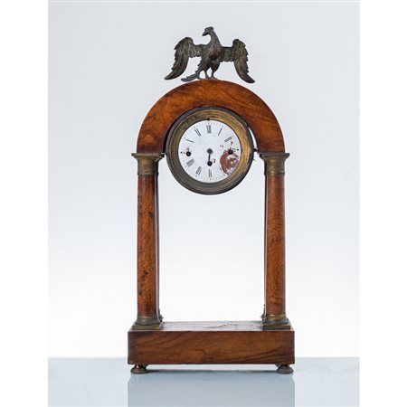 MANIFATTURA FRANCESE DEL XIX SECOLO, Orologio a tempietto