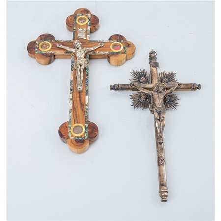 MANIFATTURA ITALIANA DEL XX SECOLO, Due crocifissi