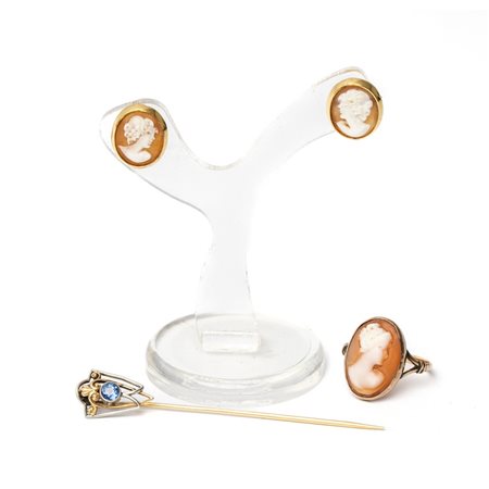 ANELLO, ORECCHINI E SPILLONE