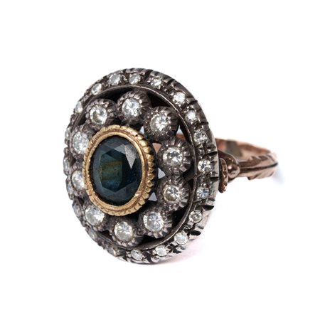 ANELLO in oro giallo 9 KT e argento con diamanti e zaffiro