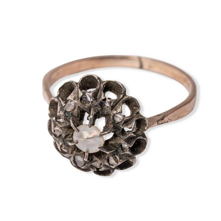 ANELLO in oro giallo 9 KT e argento con diamanti e madreperla