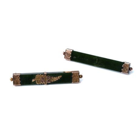 DUE SPILLE in oro giallo 9 KT e giada