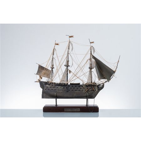 MODELLO di galeone H.M.S. Victory 1765 in argento e metallo