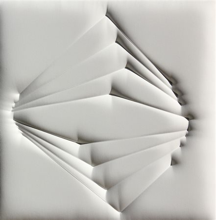 Samuele VENTANNI Umbertide, 1986 Versiflessi bianco, 2015, tela estroflessa e...