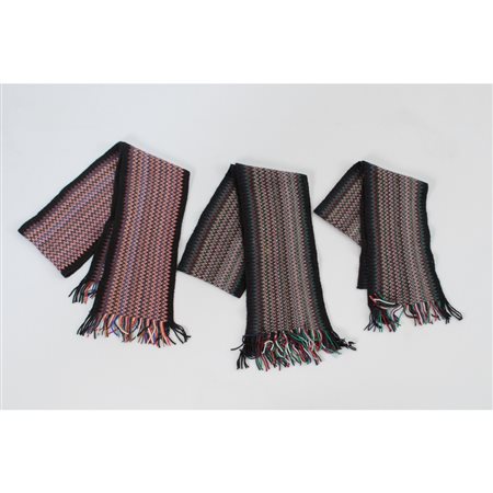 JOHNSTONS OF ELGIN, Tre sciarpe