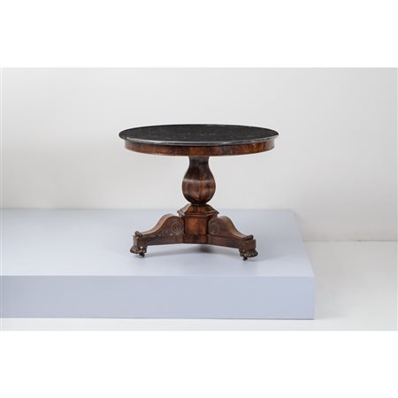 PRODUZIONE INGLESE 1830 ca., Tavolo da breakfast William IV