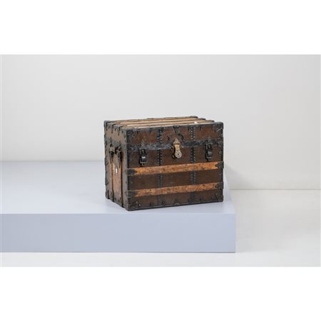 PRODUZIONE INGLESE 1880 ca., Baule