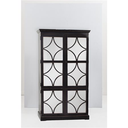 PRODUZIONE INGLESE 2000 ca., Armadio in legno laccato