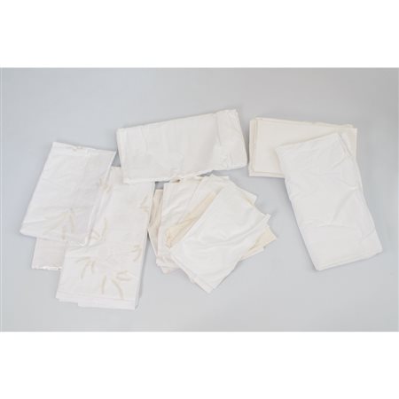 ATELIER YVES DELORME E PRODUZIONE INGLESE, Sei lenzuola e diciotto federe