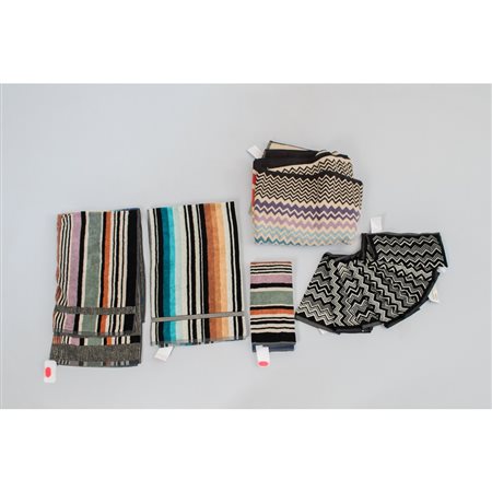 MISSONI, 2 teli, 8 tovaglie da bidet, 2 asciugamani e tovaglia
