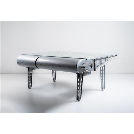 PRIVATE WING, Tavolo